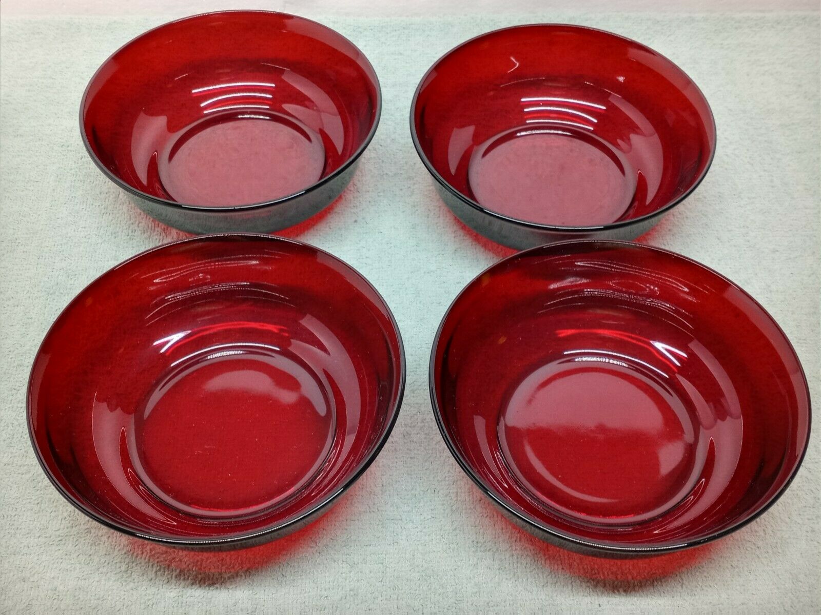 Vintage ROYAL RUBY RED GLASS ROUND 6